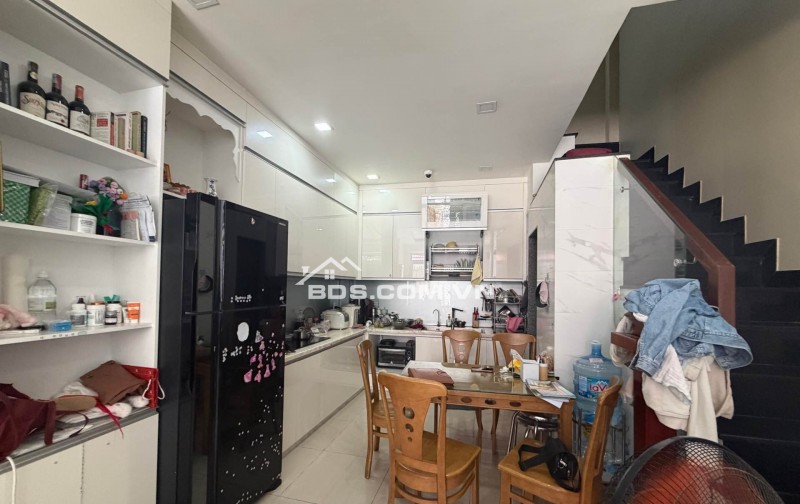 BÁN GẤP SIÊU PHẨM NHÀ ĐẸP 4 TẦNG TÂN PHÚ, XE HƠI ĐỂ TRONG NHÀ, HẺM 6M THÔNG, KHÔNG LỘ GIỚI 8.x Tỷ