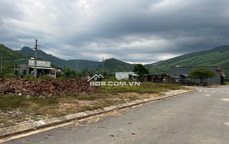 Bán bất động sản đường nhựa 5,5m Thị Trấn Thạnh Mỹ, Huyện Nam Giang, Đà Nẵng