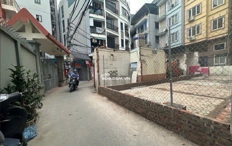 BÁN MẢNH ĐẤT VỊ TRÍ ĐẸP - HAI MẶT TIỀN TRƯỚC VÀ SAU - NGÕ THÔNG THOÁNG