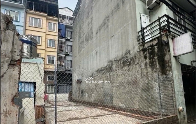 BÁN MẢNH ĐẤT VỊ TRÍ ĐẸP - HAI MẶT TIỀN TRƯỚC VÀ SAU - NGÕ THÔNG THOÁNG