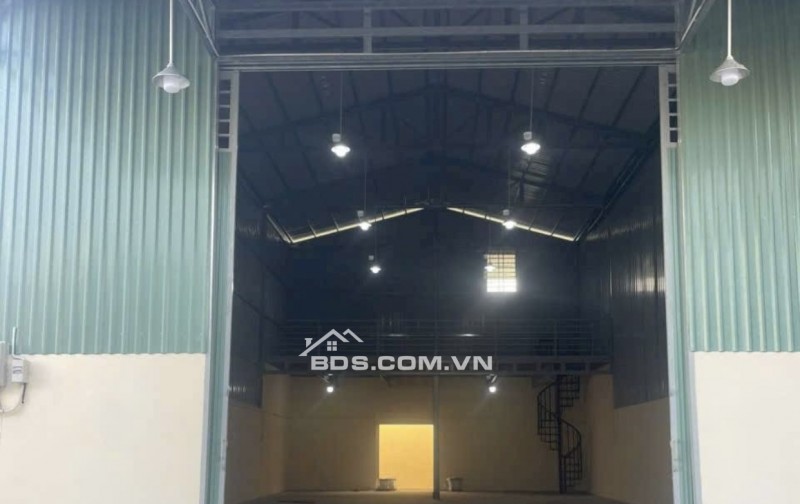 Cho thuê kho xưởng 220m2, 240m2 ngã tư Ga, cao đẳng Điện lực Quận 12