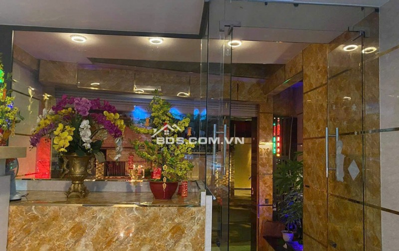 Khách sạn 7 tầng 2 sao hầm T.máy 22P 5.6m 125m2 MT gần Thống Nhất DT 180tr chỉ 23 tỷ.
