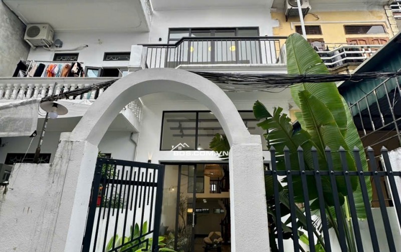 BÁN NHÀ ĐẸP 1.86 TỶ 2.5 TẦNG 56M2 NGÕ TRẦN NHÂN TÔNG