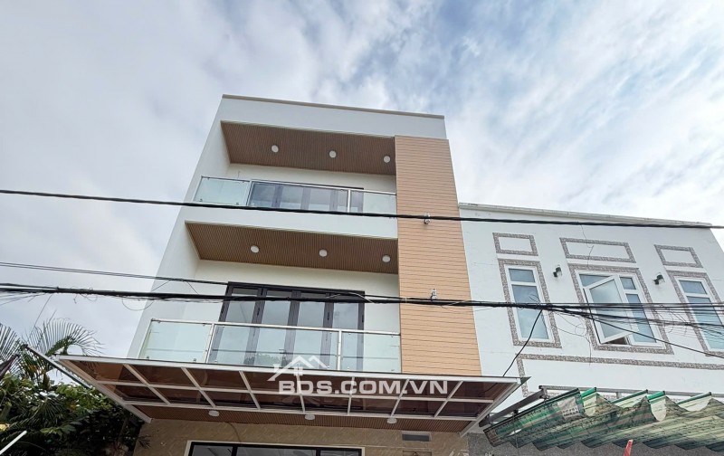 Bán nhà 3 tầng 3 mê đường Chúc Động - Sát bên trường C2 Lương Thế Vinh