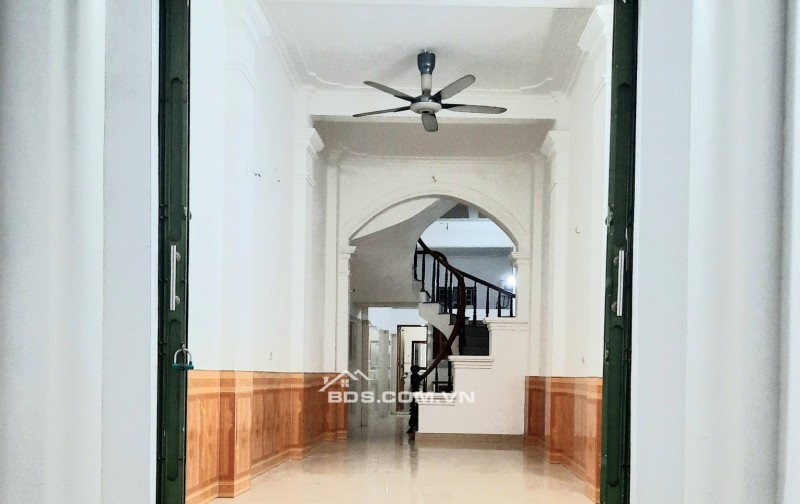 BÁN NHÀ ĐẸP 1.75 TỶ 3 TẦNG 65M2 NGÕ ĐẶNG VIỆT CHÂU