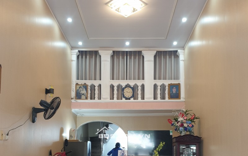 BÁN NHÀ MẶT ĐƯỜNG NHÁNH GIẢI PHÓNG 2 TẦNG 35M2 GIÁ 2 TỶ