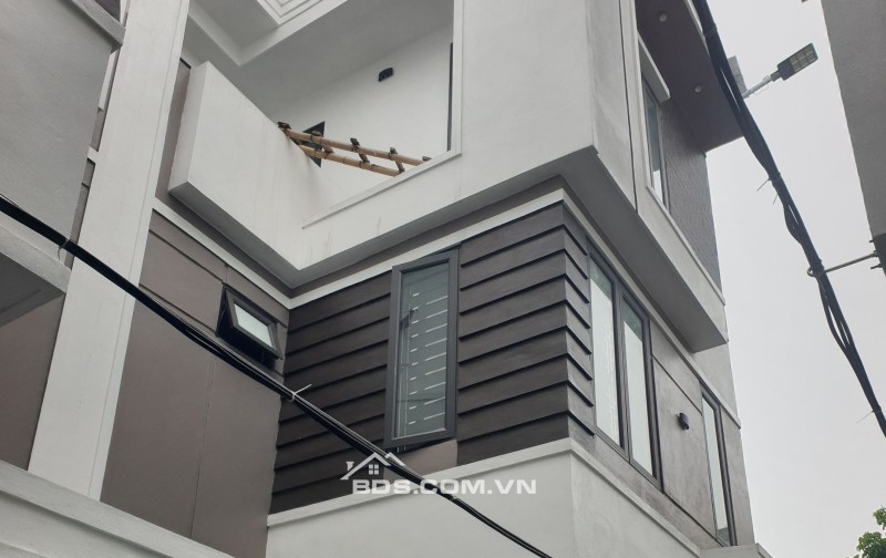 BÁN NHÀ ĐẸP 2.45 TỶ 3 TẦNG 50M2 ( TÂY BẮC ) NGÕ GIẢI PHÓNG