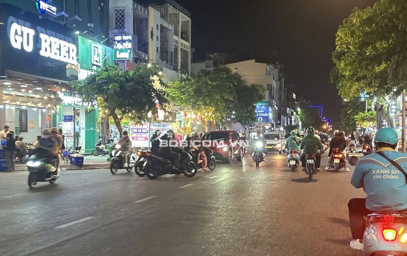 Bán nhà MTKD ngang 5.2m 104m2 gần chợ Phan Văn Trị Bình Thạnh tiện xây VP, CTY 18 tỷ.