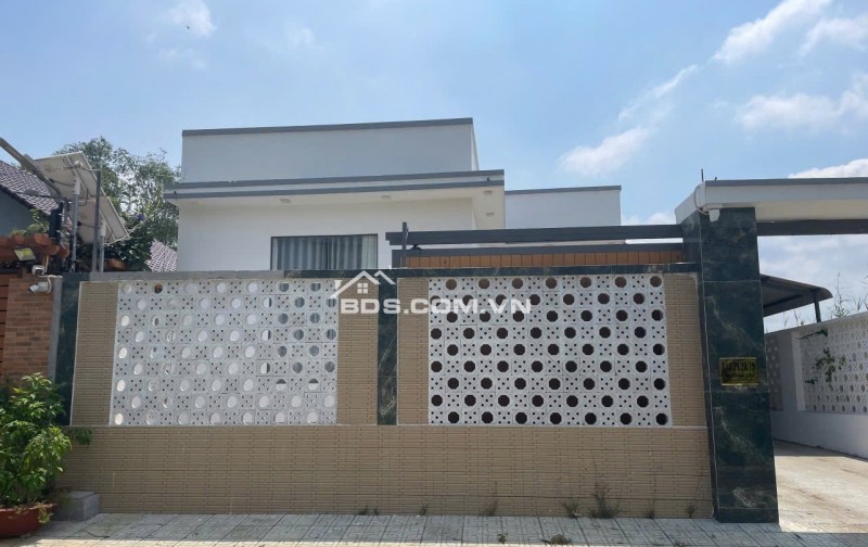 Chính chủ bán gấp biệt thự nhà vườn có hồ bơi 621.9m2 ở Thủ Đức