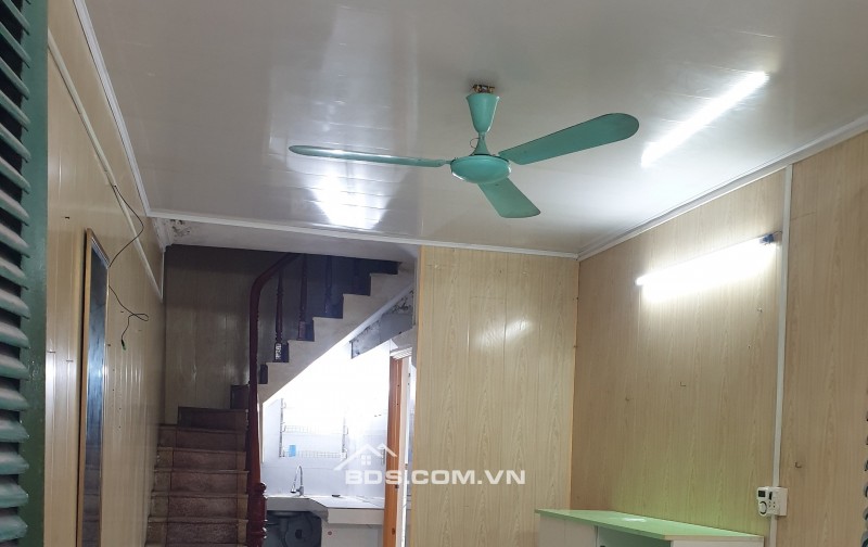 BÁN NHÀ 1.05 TỶ 2 TẦNG 30M2 ( HƯỚNG NAM ) NGÕ ĐIỆN BIÊN