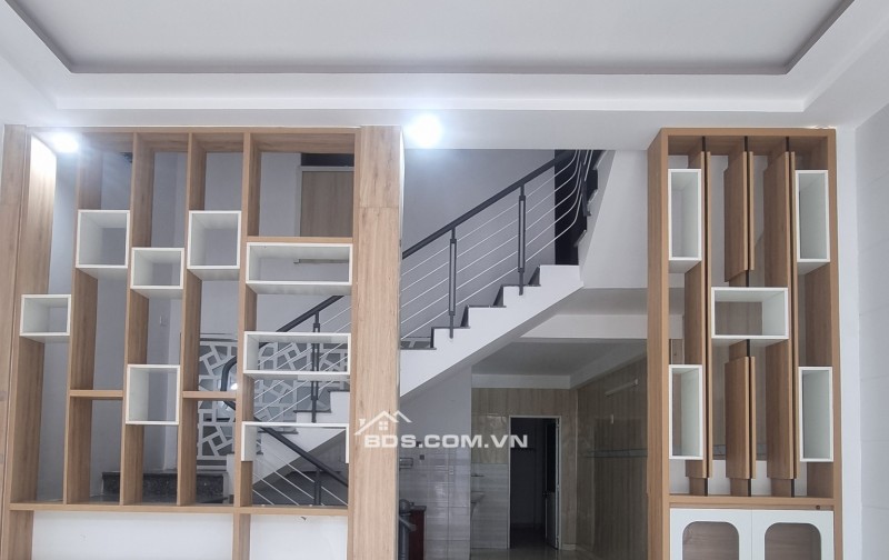 BÁN NHÀ 2 TẦNG GẦN BIỂN - ĐƯỜNG HÒA MINH 14)