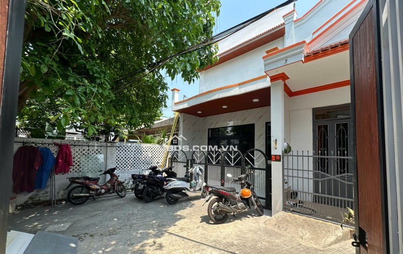 CHỈ 4,1 TỶ - SỞ HỮU NHÀ PHỐ 2 MẶT THOÁNG CMT8, CẨM LỆ!