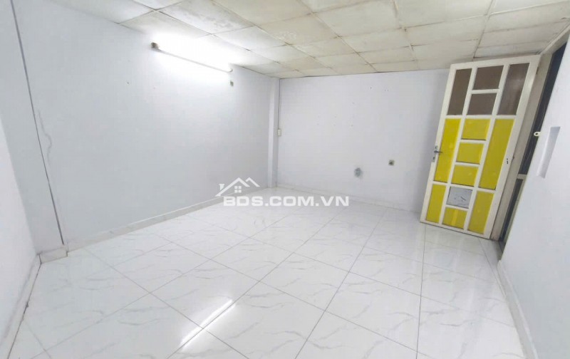 Bán nhà 1 trệt 1 lầu hẻm 322/ Trần Hưng Đạo P. Ng Cư Trinh Q1