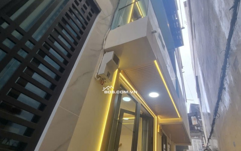 Chỉ 5 tỷ mua được căn nhà ngay trung tâm 126A/1 Nguyễn Cư Trinh Q1