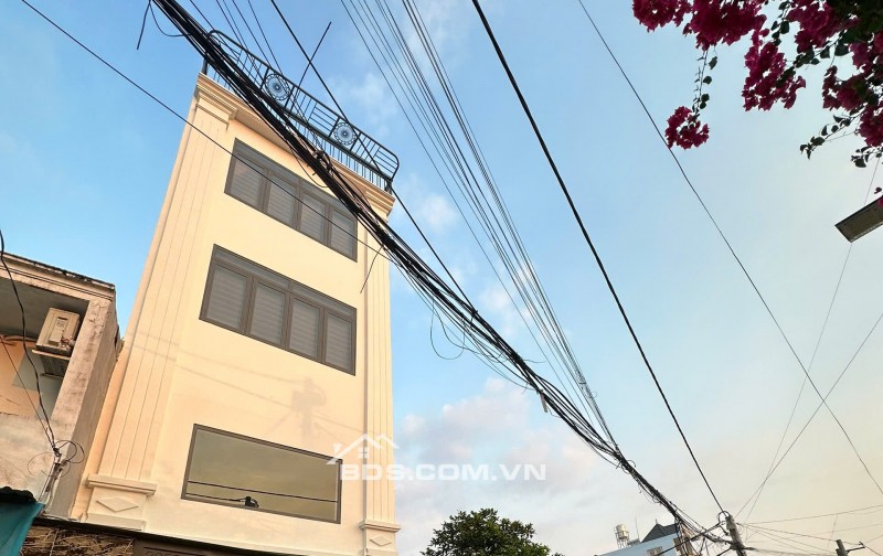 Bán nhà xây mới trang bị full nội thất 100% vào ở ngay, gần Tô Ký Q12