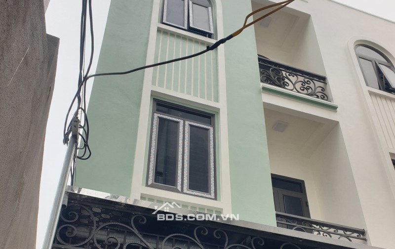 BÁN NHÀ ĐẸP 2.6 TỶ 3 TẦNG 54M2 ( ĐÔNG NAM ) NGÕ NGẮN BÃI VƯỢT