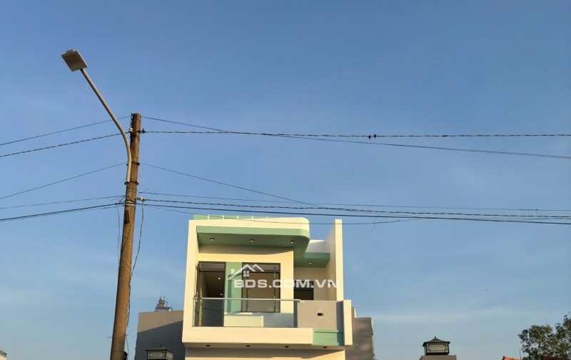 Bán nhà xây mới kiên cố 1 trệt 1 lầu, phong cách hiện đại, nhà mới 100% dọn vào ở ngay