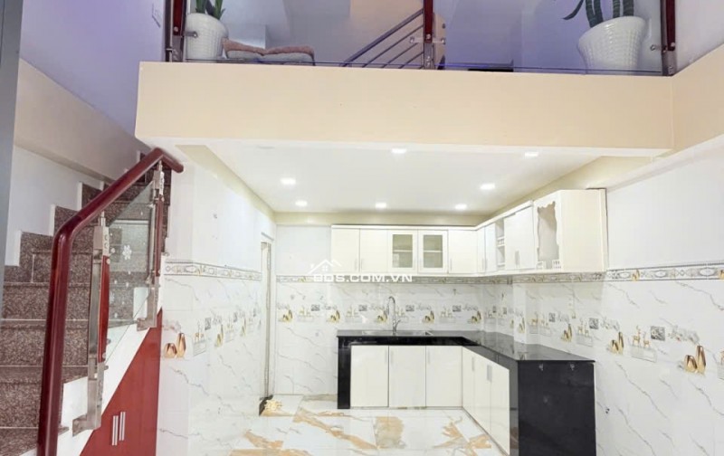 Nhà 5 tầng ô tô đỗ cửa, Nguyễn Hồng Đào, Bàu Cát, 5.2 tỷ