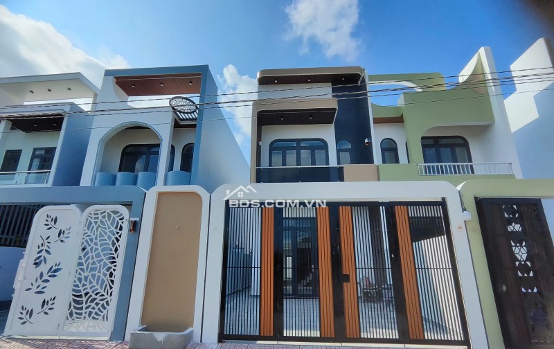 Bán gấp nhà 2 tầng 150m2 đường Hủ Tiếu Cần Giuộc giá rẻ nhà mới ở ngay