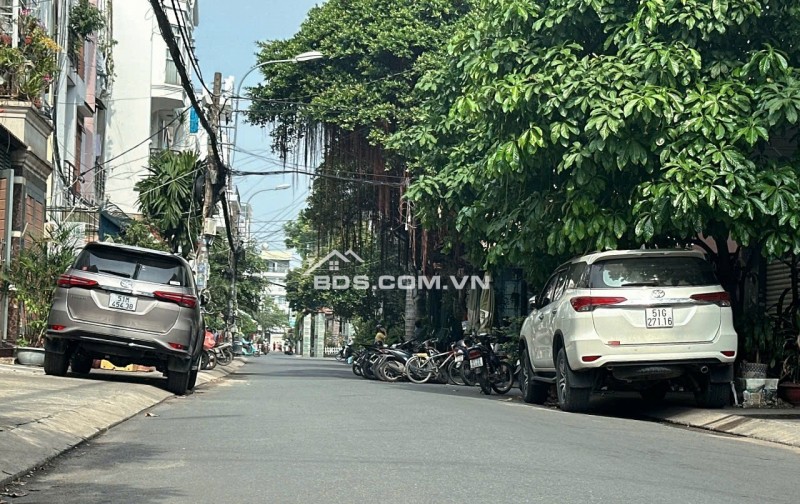 Bán CHDV 6L ngang 5.5m 110m2 HXT Dương Quảng Hàm 10PN T.máy ngay Văn Lang TN60tr 21 tỷ.