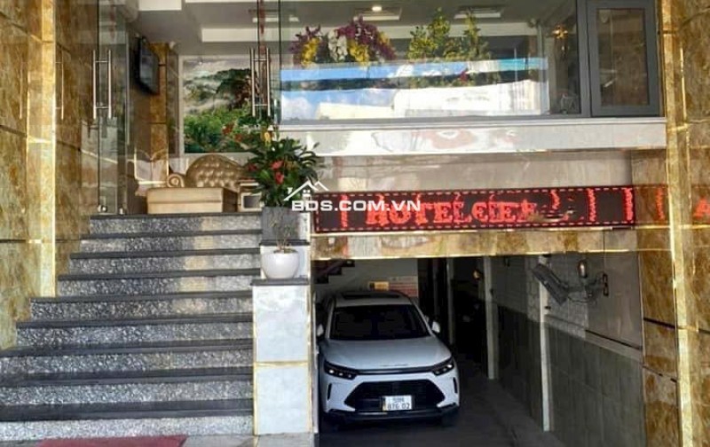 Khách sạn 7 tầng 2 sao hầm T.máy 22P 5.6m 125m2 MT gần Thống Nhất DT 180tr chỉ 23 tỷ.