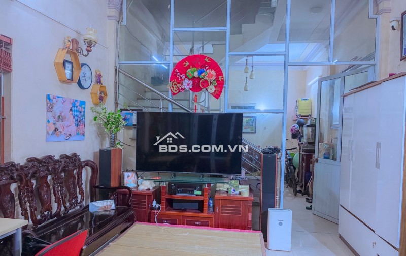 BÁN NHÀ ĐẸP 1.65 TỶ 1.5 TẦNG 79M2 ( HƯỚNG TÂY ) NGÕ VĂN CAO