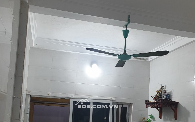 BÁN NHÀ 1.55 TỶ 2 TẦNG 46M2 SAU NHÀ MẶT ĐƯỜNG KHU SAU LA