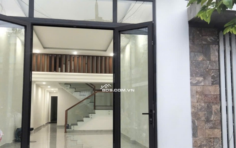 BÁN NHÀ 2 TẦNG GẦN BIỂN ĐƯỜNG GIÁP VĂN CƯƠNG