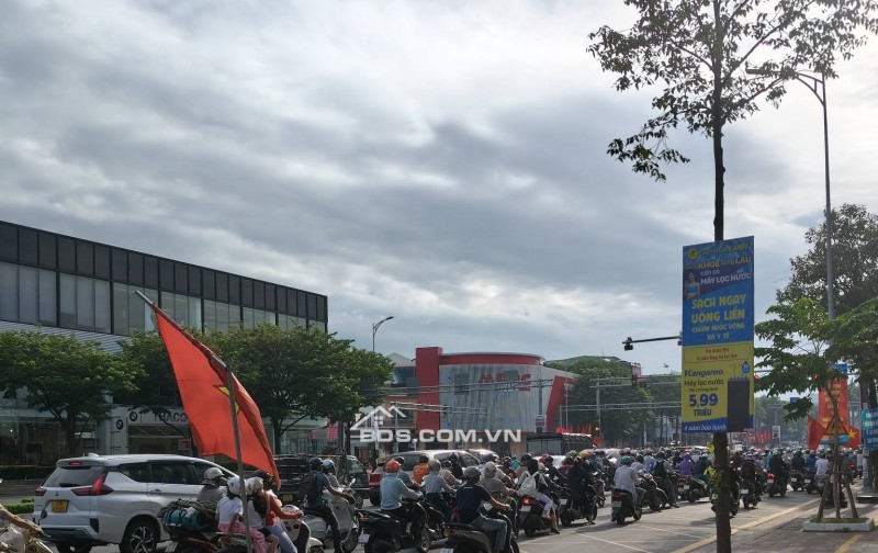 Bán nhà 4 tầng 4 mê MT đường Điện Biên Phủ