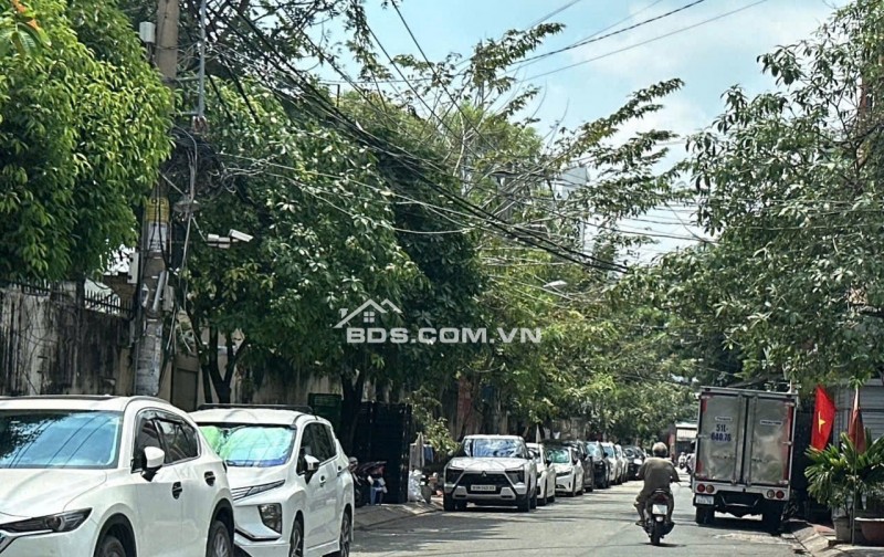 Chính chủ gửi bán nhà 4 tầng xe hơi ngủ trong nhà 64m2 Nguyễn Tư Giản ngay chợ 12 tỷ hơn.