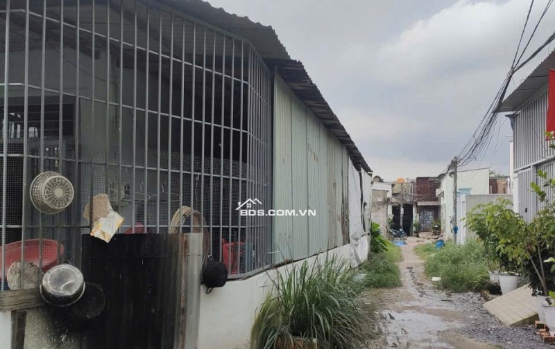 Bán nhà hẻm xe tải cách Bùi Công Trừng 200m tại Hóc Môn