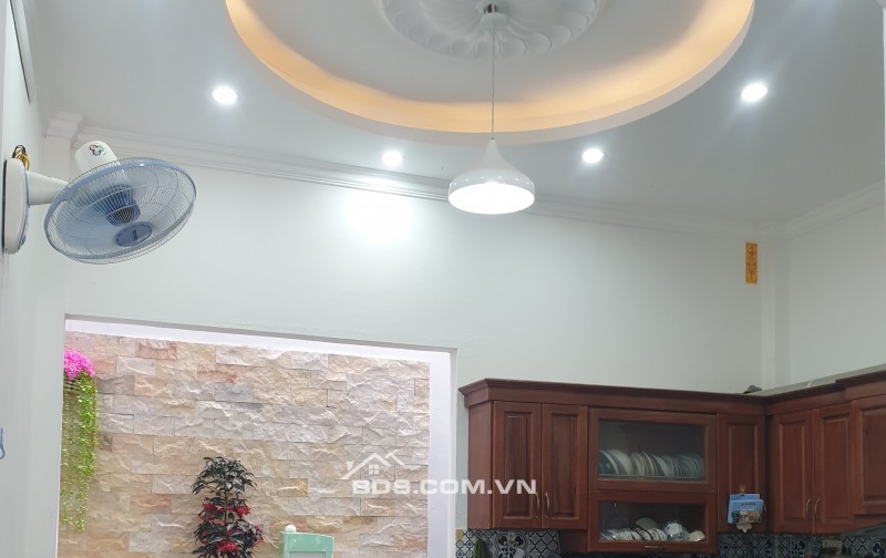 BÁN NHÀ ĐẸP 2.6 TỶ 3 TẦNG 47M2 ( TÂY NAM ) NGÕ SONG HÀO