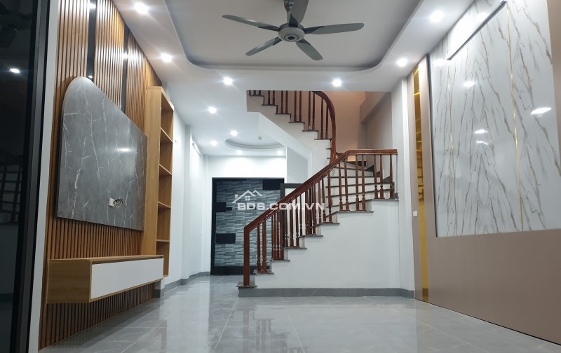 BÁN NHÀ ĐẸP 3.1 TỶ 3 TẦNG 50M2 Ô TÔ ĐỖ CỬA NGÕ MẠC THỊ BƯỞI