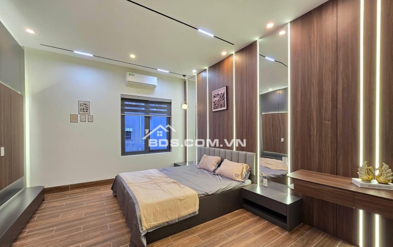 Bán nhà 3 tầng đường Hoà Minh 10 - (Sát Trần Đình Tri, gần biển)