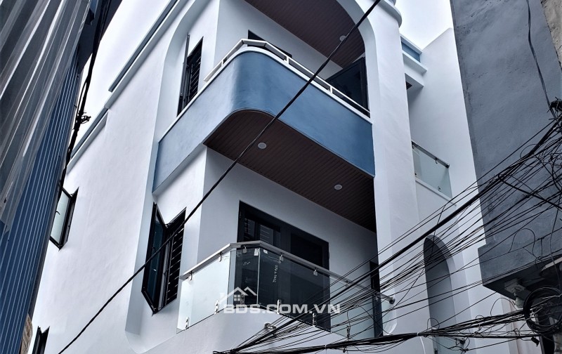 BÁN NHÀ LÔ GÓC SIÊU  ĐẸP 2.85 TỶ 3 TẦNG 46M2 NGÕ TRẦN THÁI TÔNG