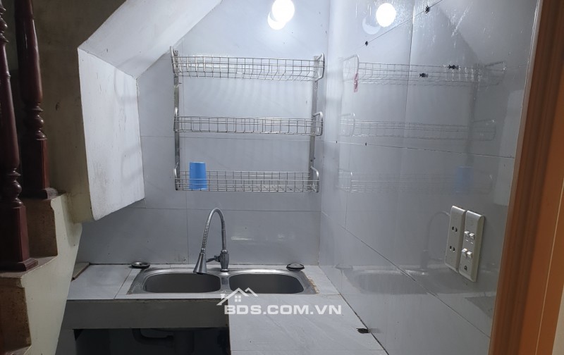 BÁN NHÀ 1.05 TỶ 2 TẦNG 30M2 ( HƯỚNG NAM ) NGÕ ĐIỆN BIÊN