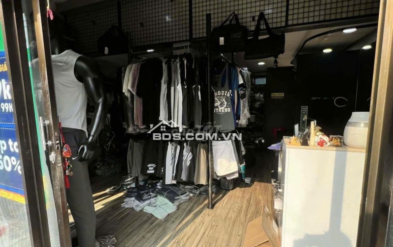 Sang mặt bằng 25m2 riêng biệt giá cực rẻ ở Dạ Nam P2 Q8