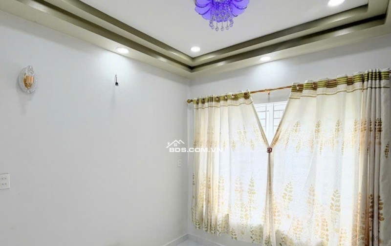 Nhà 5 tầng ô tô đỗ cửa, Nguyễn Hồng Đào, Bàu Cát, 5.2 tỷ