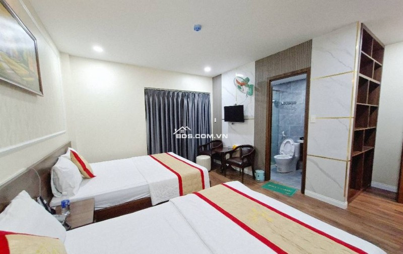 SIÊU PHẨM KHÁCH SẠN 7 TẦNG KHU TÊN LỬA 132M2 NGANG 5,5M THU NHẬP 2,6 TỶ/NĂM