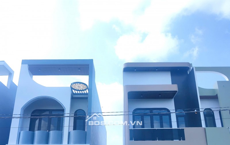 Bán gấp nhà 2 tầng 150m2 đường Hủ Tiếu Cần Giuộc giá rẻ nhà mới ở ngay