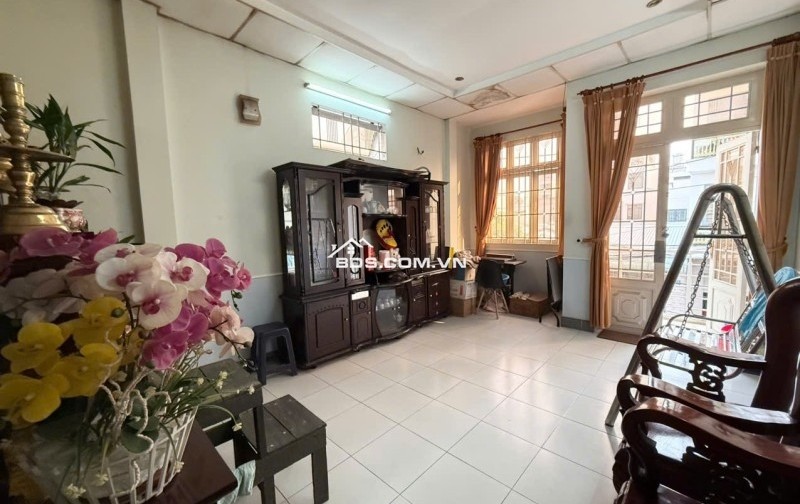 Bán nhà mặt tiền đường số 4,  Phước Bình, Q9, Thủ Đức, TP HCM. DT 98m2, 2 tầng. Giá 10.1 tỷ, SHR - 0933125879.