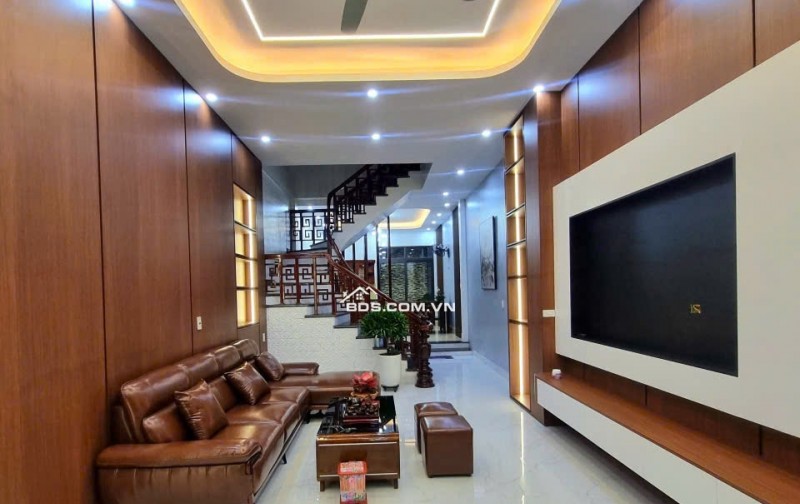 Bán nhà 4 tầng Kỳ Bá, TP Thái Bình, 70m2, sổ đỏ, 7.4 tỷ, 0978693808