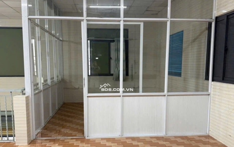 Cho thuê nhà xưởng nền gạch sd 600m2 Thạnh Lộc Quận 12