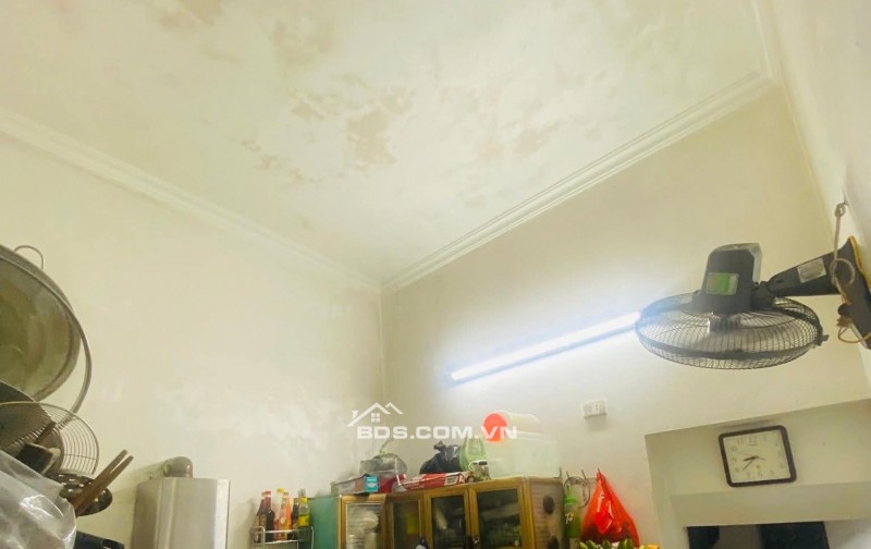 BÁN NHÀ 1.79 TỶ 2 TẦNG 67M2 ( ĐÔNG NAM ) NGÕ CHỢ KÊNH