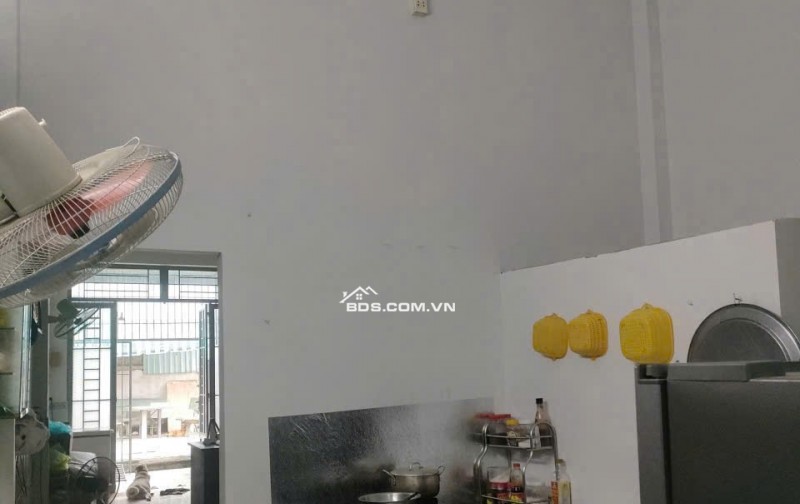 Bán nhà hẻm xe tải cách Bùi Công Trừng 200m tại Hóc Môn