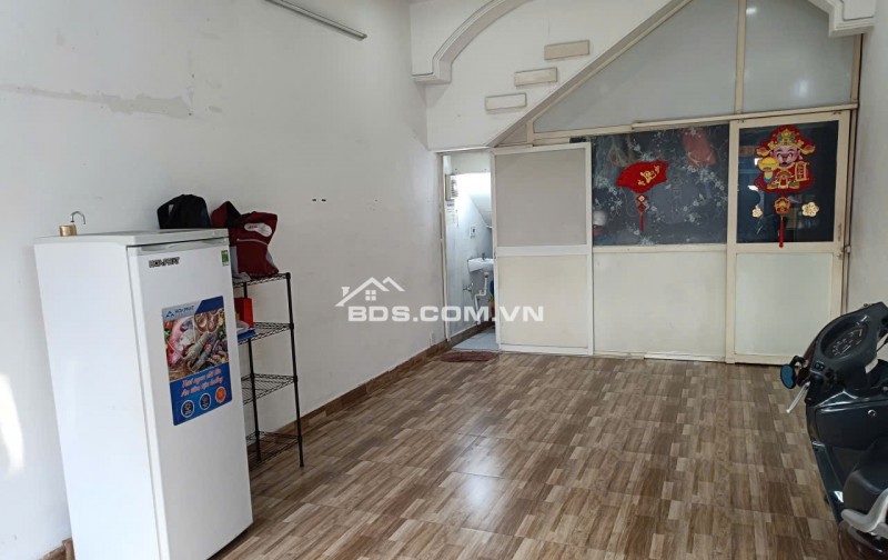 Cho thuê mặt bằng ngay chợ Phạm Văn Hai DT 36m2 tiện KD đa ngành