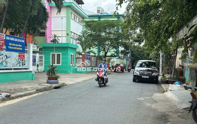 GẤP bán nhà HXH Nguyễn Kiệm P.3 ngang 4.2m 80m2 cho thuê cao gần BV 175 chỉ 9.9 tỷ.