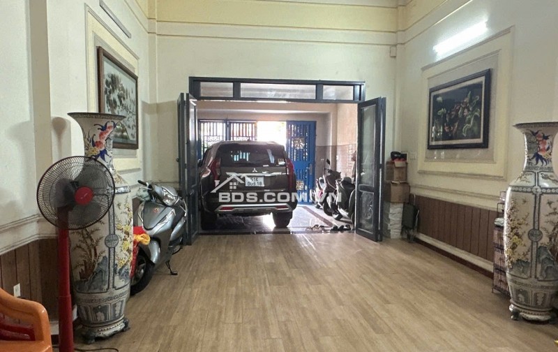 Chỉ 26 tỷ có nhà MTKD gần chợ Bà Chiểu ngang 4.7m 124m2 5 tầng Phan Văn Trị KD sầm uất.