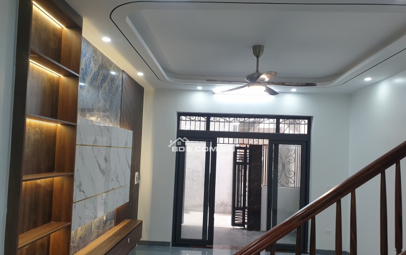 BÁN NHÀ ĐẸP 2.6 TỶ 3 TẦNG 54M2 ( ĐÔNG NAM ) NGÕ NGẮN BÃI VƯỢT