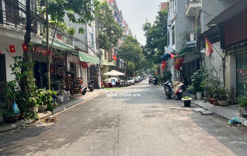 Bán nhà 2 mặt tiền đường Thanh Am - Đường 2 oto tải tránh nhau - View hồ thoáng mát